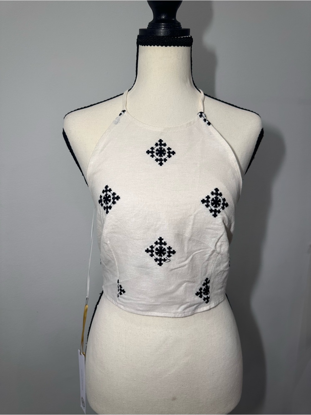 NWT House of Harlow 1960 Cream White Halter Black Linen Crop Tank Top Size XS